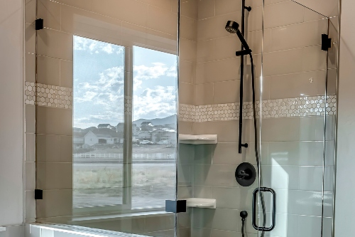 Parois de douche brillante