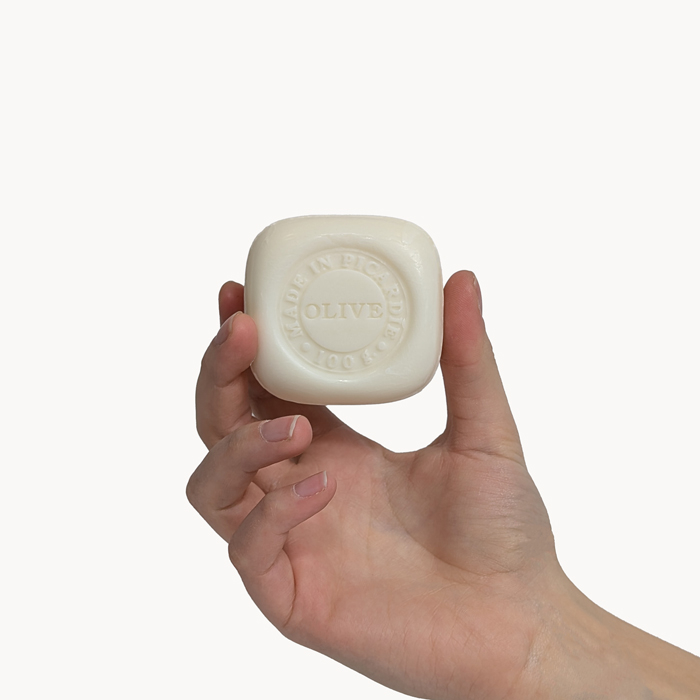 Prise en main savon Le Cul Propre olive