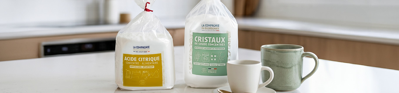 Comment éliminer les dépôts au fond des tasses, verres ou vases avec de l’acide citrique et des cristaux de soude ?
