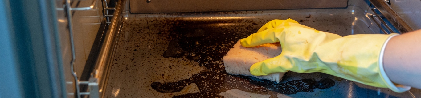 Le duo bicarbonate de soude / citron fonctionne-t-il pour dégraisser son four ? 