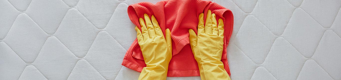 Comment retirer des taches sur un matelas à l’aide du percarbonate de soude ?