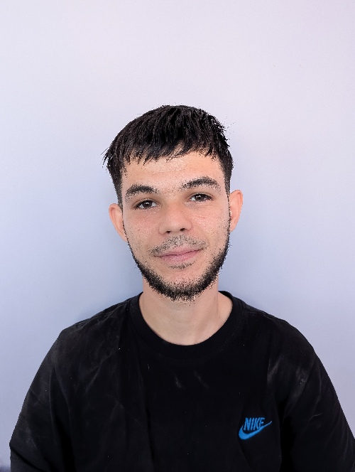 Léo, Chargé de Marketing