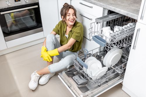 Nettoyer la vaisselle après le lavage en machine lave-vaisselle